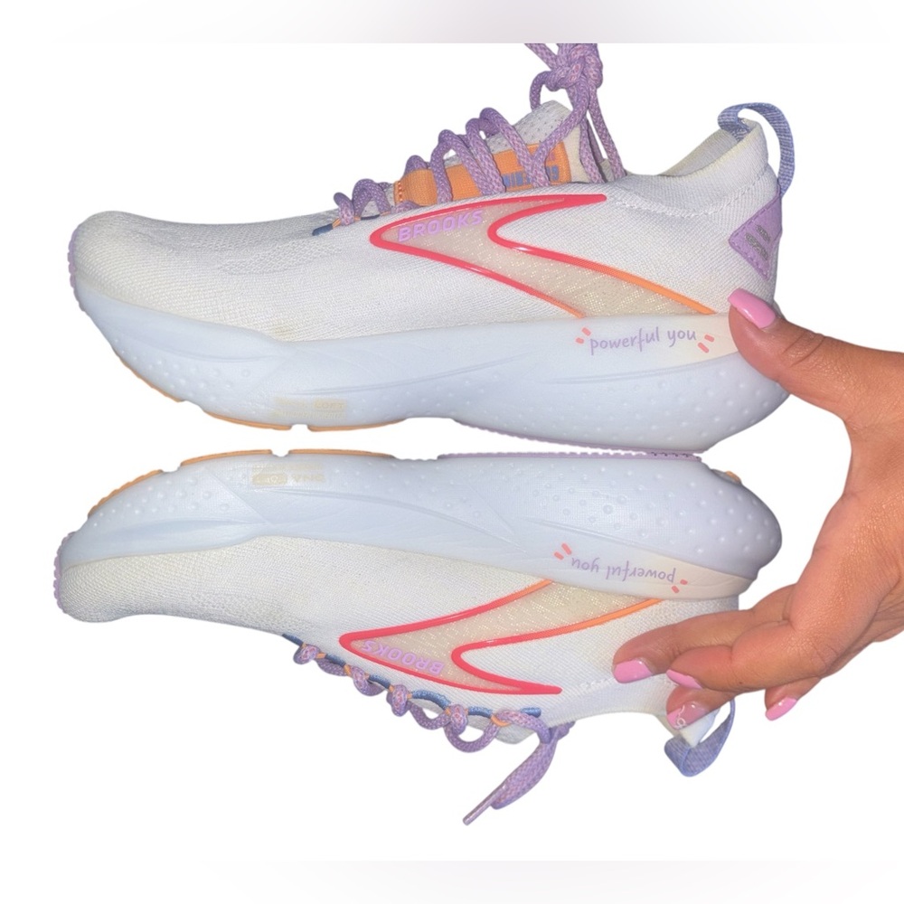 Brooks “powerful you” Women's Glycerin Stealthfit 21 running shoes size 6